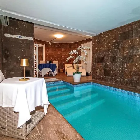 7 E Piscina Privata *