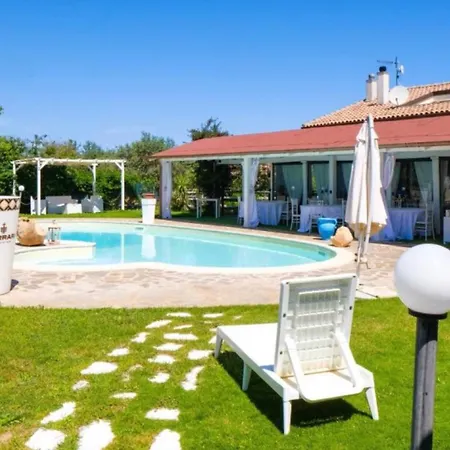 7 E Piscina Privata *